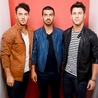 Слушать Jonas Brothers — What A Man Gotta Do (Хит фм 2020)